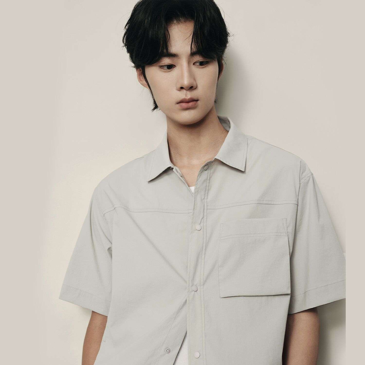 Men’s Nylon Stretch Short Sleeve Shirt – Lightweight & Water - Resistant | Korea Collection - Giordano