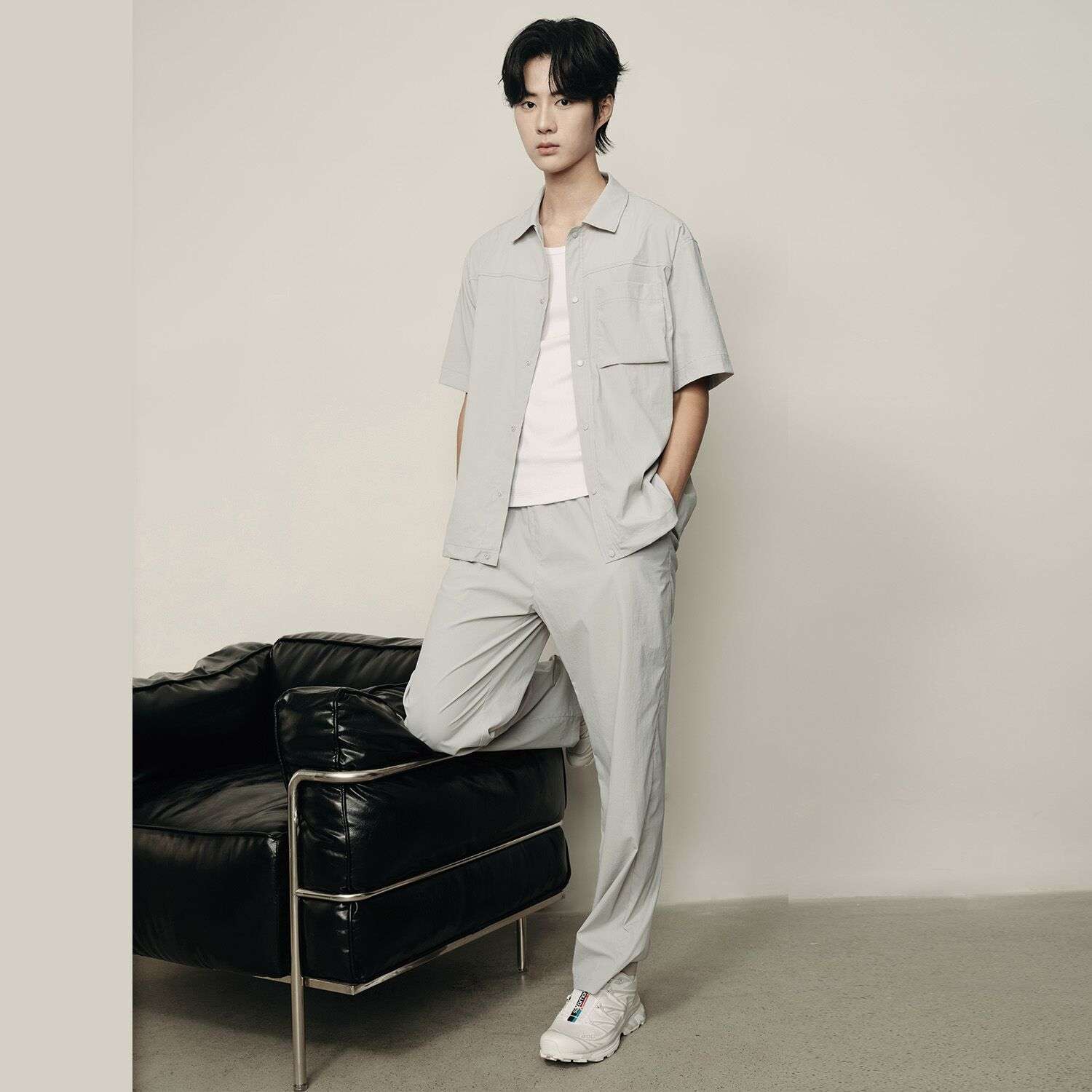 Men’s Nylon Stretch Short Sleeve Shirt – Lightweight & Water - Resistant | Korea Collection - Giordano