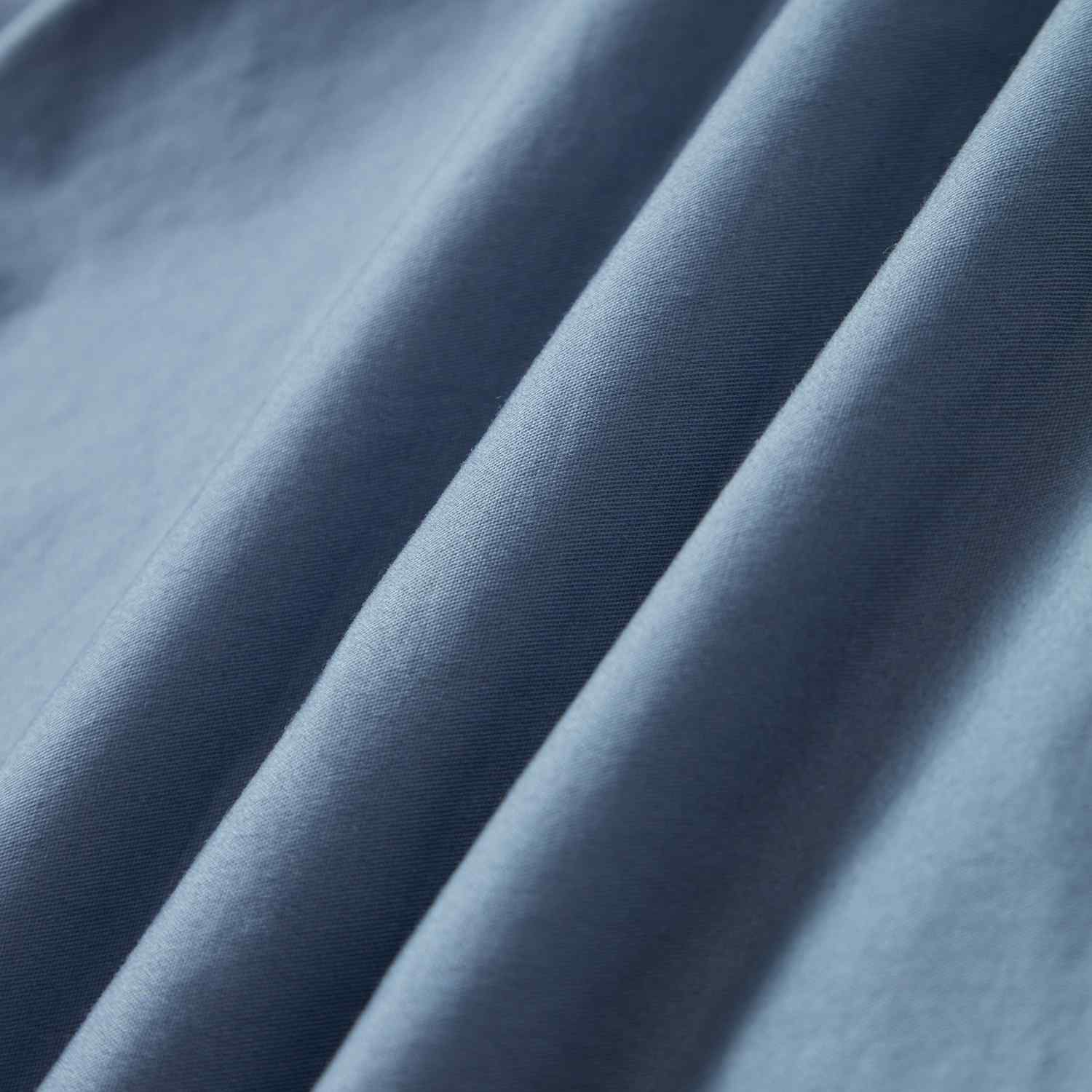 Men's Twill Low Rise Slim Tapered Bermuda - Blue - Giordano